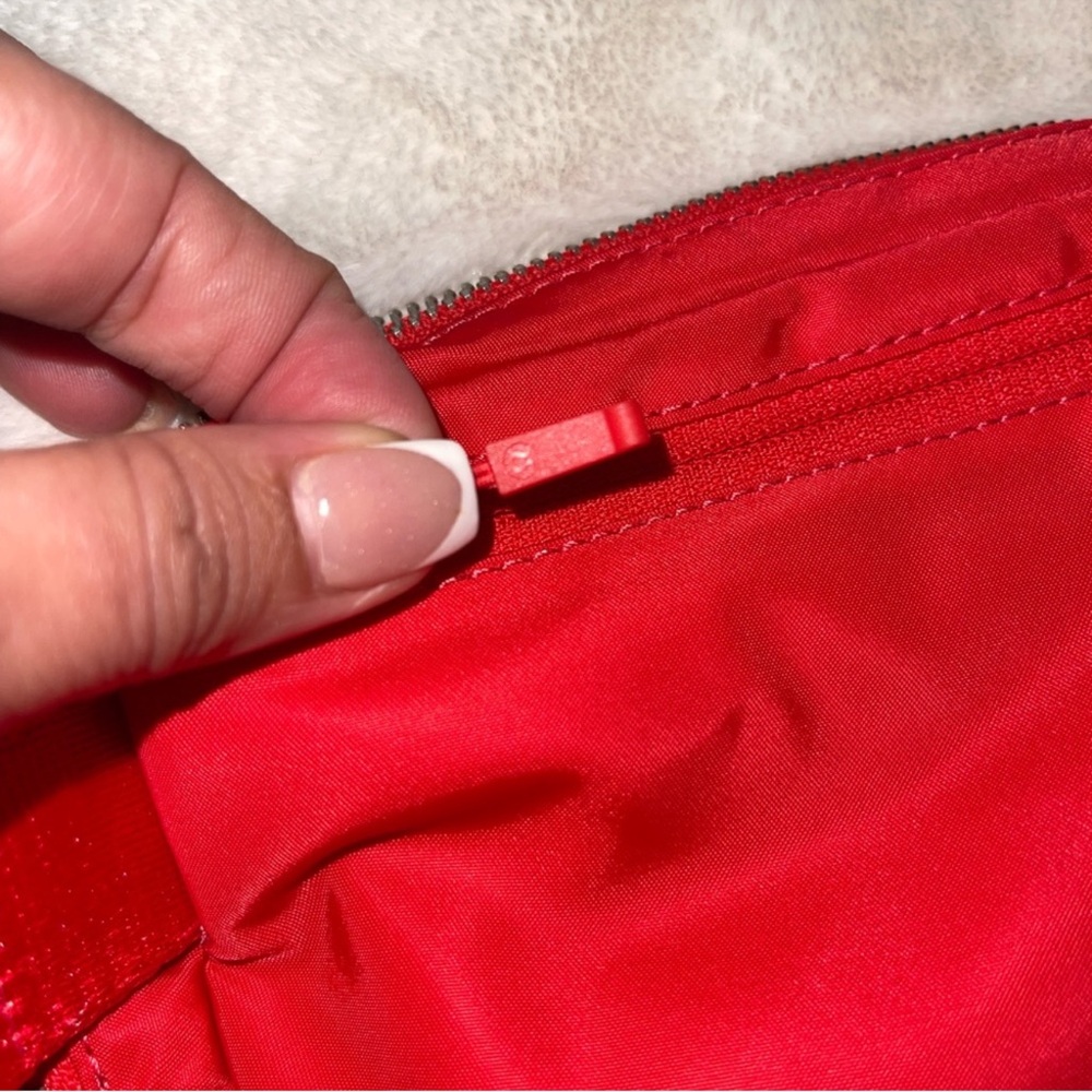 NWT ❤️ Lululemon True Red Everywhere Belt Bag 1L - Picture 8 of 9
